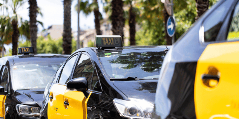 Taxi 6 plazas Barcelona - traslado privado y espacioso para familias y grupos reducidos